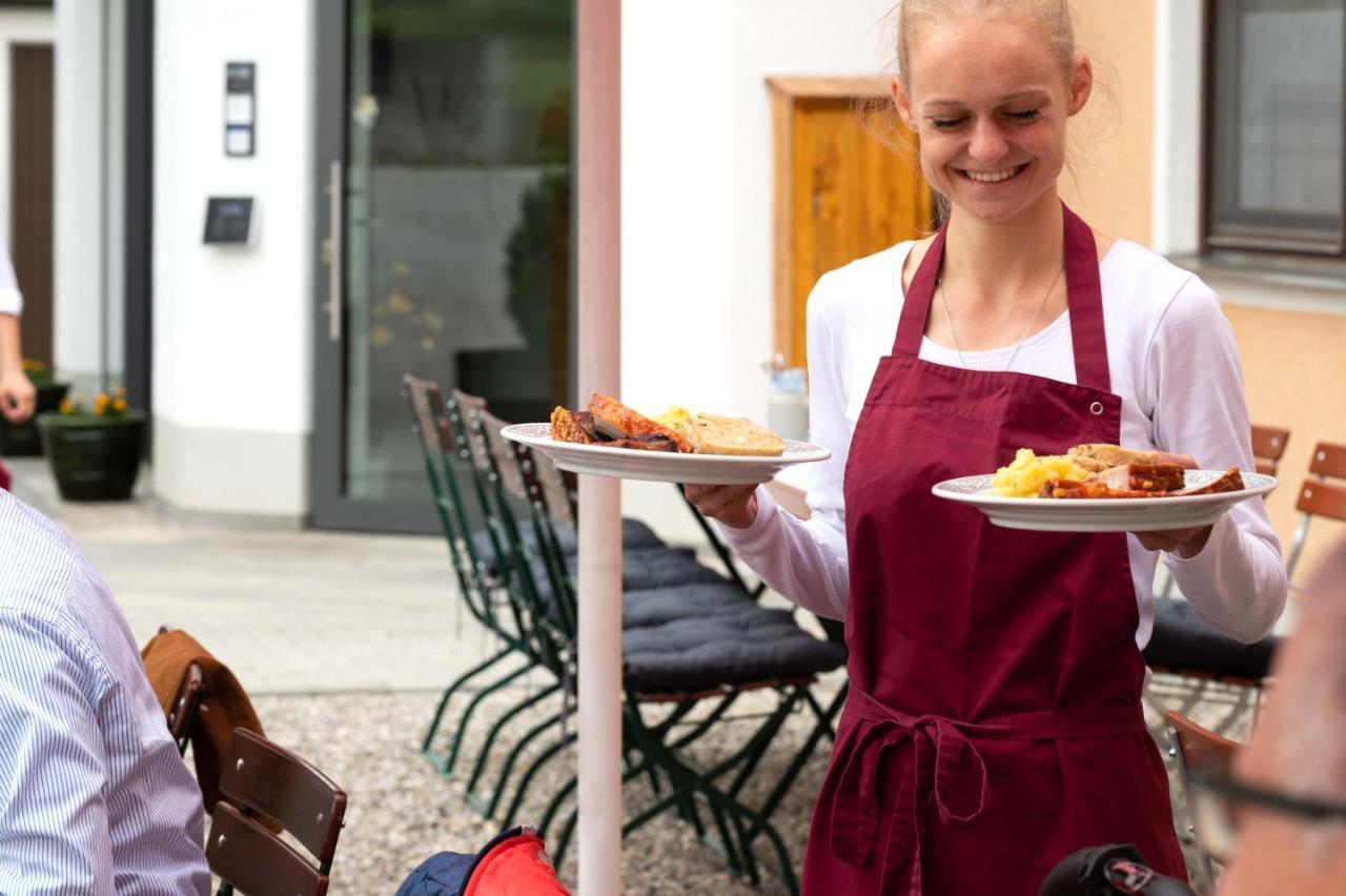 Hotel Gasthof Rosenwirt Au in der Hallertau Bagian luar foto