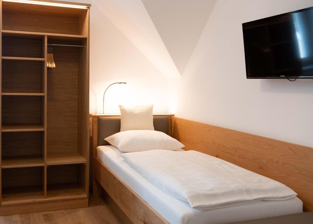 Hotel Gasthof Rosenwirt Au in der Hallertau Bagian luar foto